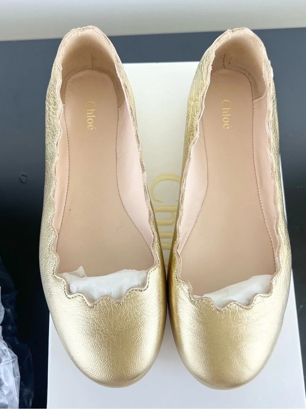 Chloe Kids Girls Lauren Scalloped Leather Ballet Flats, Gold ,32 EU